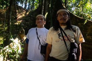 Ocata and Eweme in front of large Ceiba